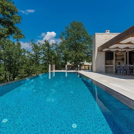 Lanka - Large Infinity Pool *