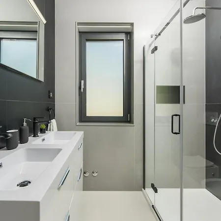 Villa Lanka - Large Infinity Pool *