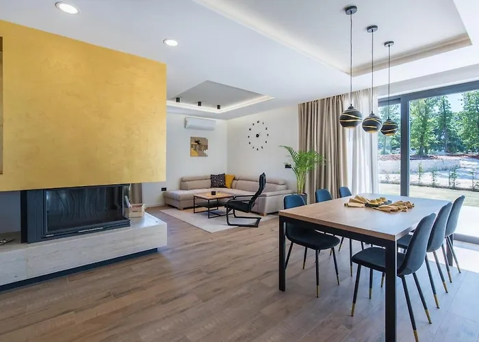 Lanka - Large Infinity Pool