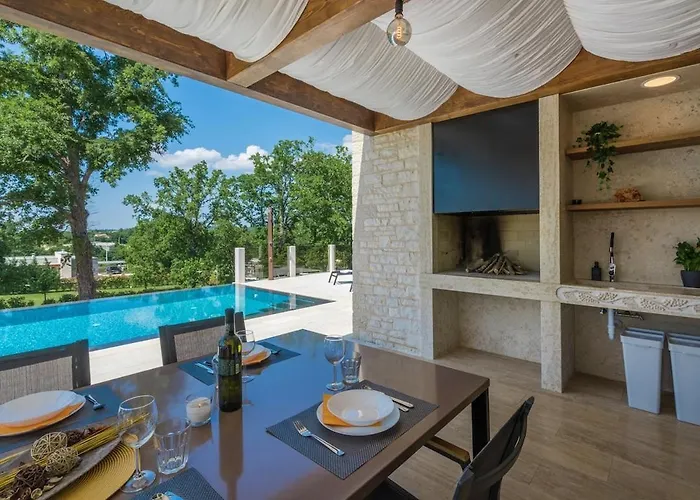 Lanka - Large Infinity Pool Vila Sveti Petar u Sumi