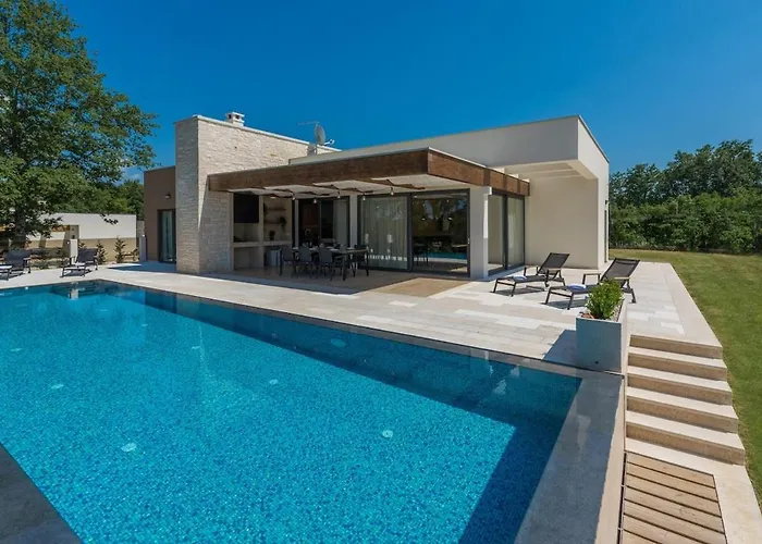 Vila Lanka - Large Infinity Pool